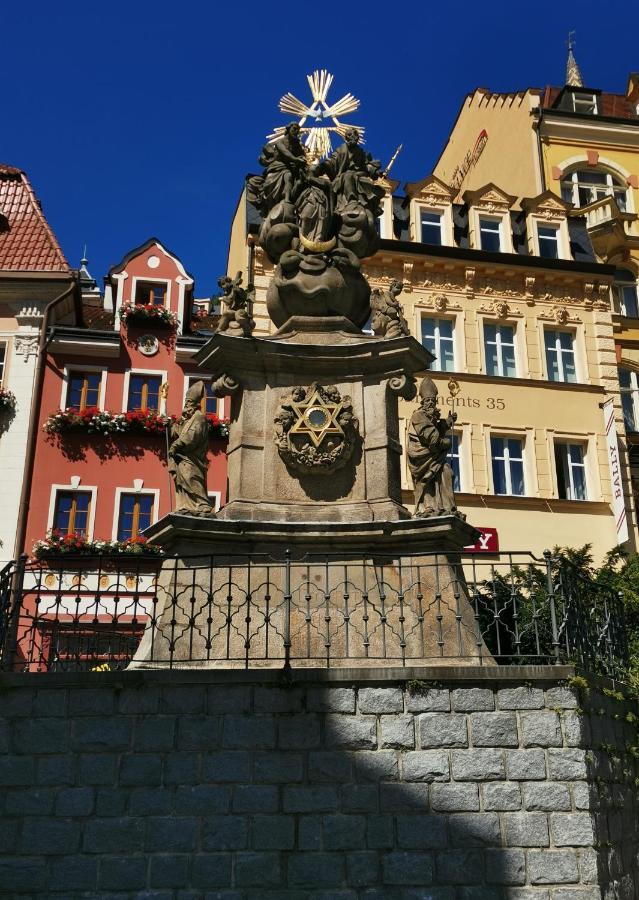 Ubytovani Ester - Utulny Byt V Lazenskem Centru Karlovych Varu Se Zahradkou Apartment Karlovy Vary Luaran gambar